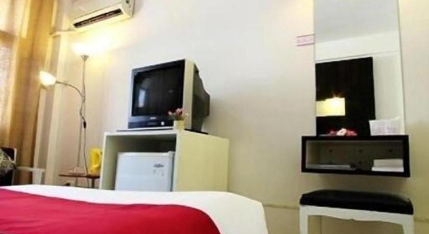 瑞查特哈尼酒店 乌汶 外观 照片
