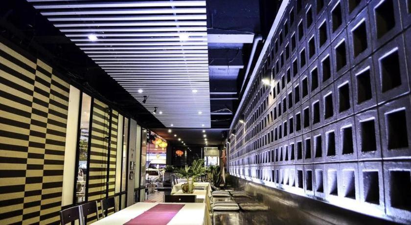 瑞查特哈尼酒店 乌汶 外观 照片