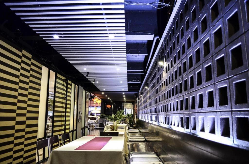 瑞查特哈尼酒店 乌汶 外观 照片