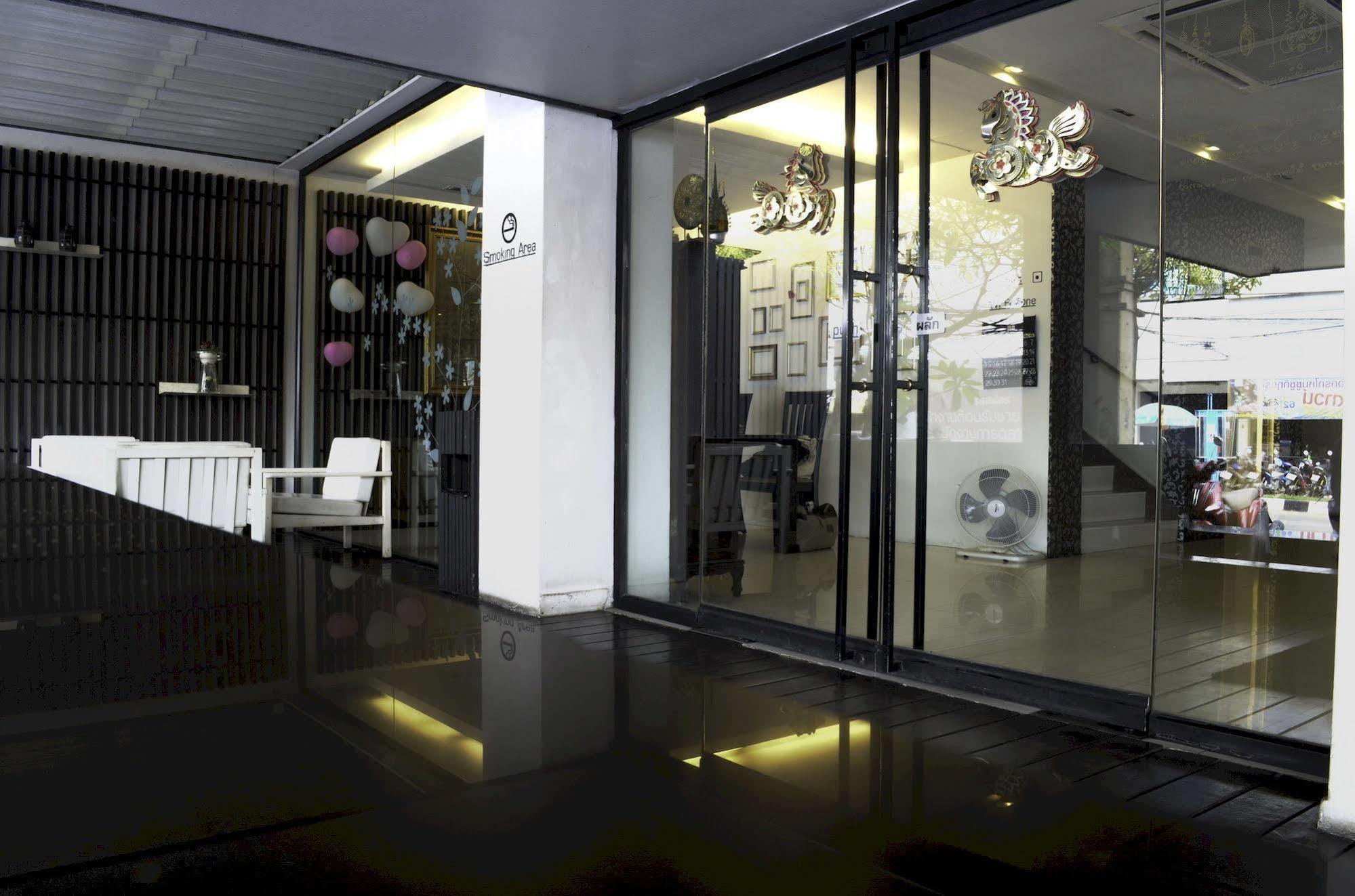 瑞查特哈尼酒店 乌汶 外观 照片